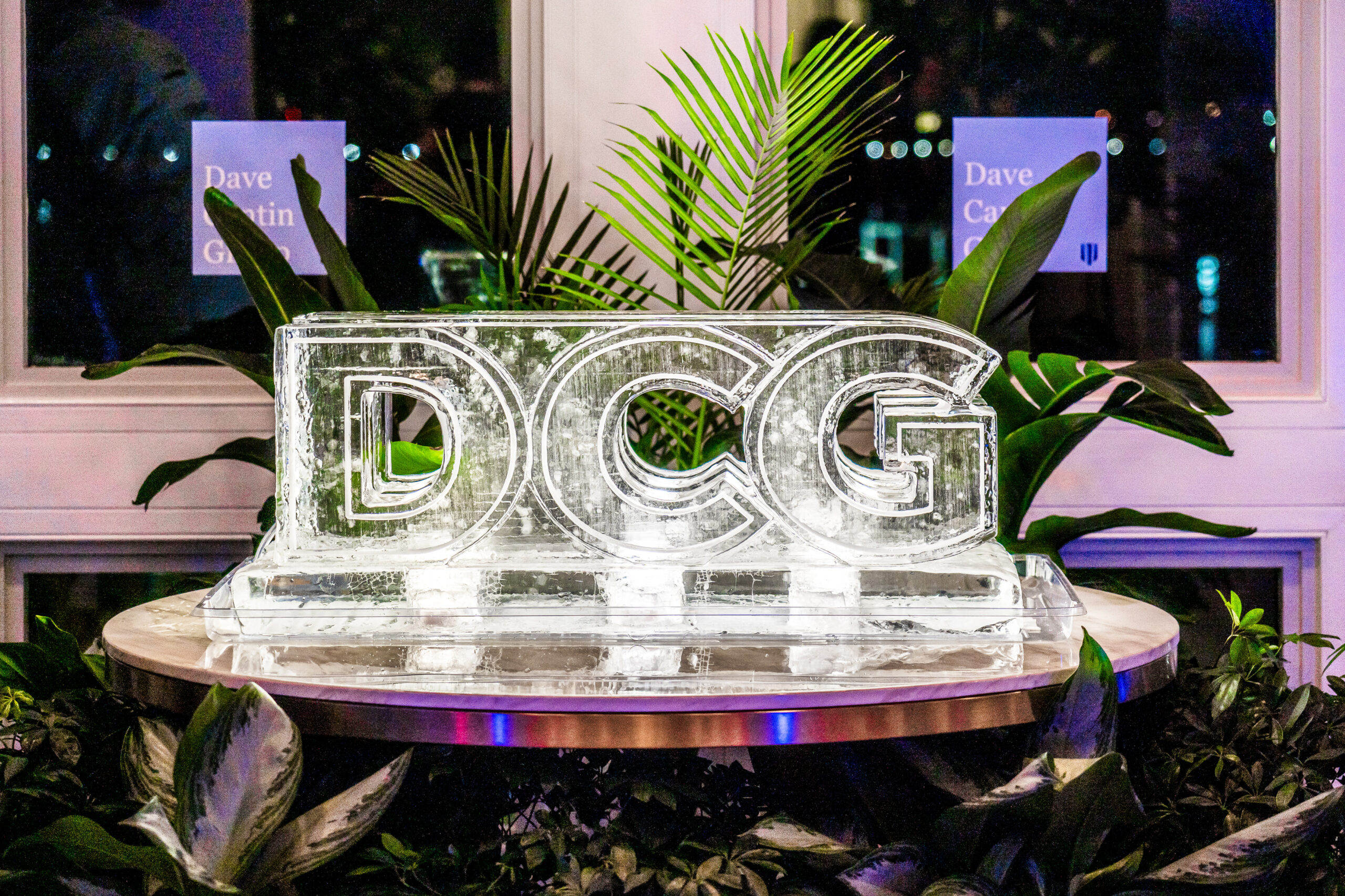 Dave Cantin Group Ice Sculpture at event